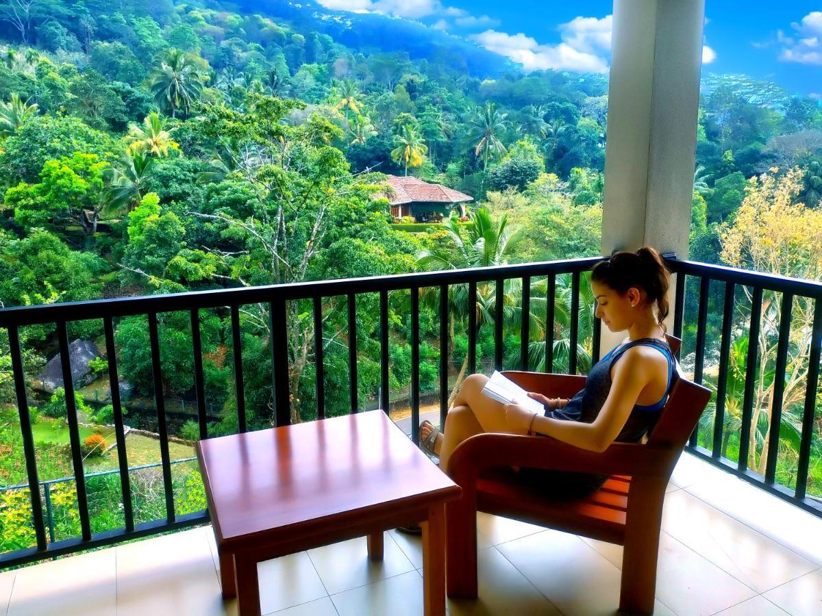 The Grand Hills Hotel Kandy Bagian luar foto